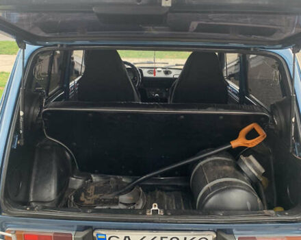 Синий ВАЗ 2121 Нива, объемом двигателя 1.6 л и пробегом 200 тыс. км за 3000 $, фото 7 на Automoto.ua