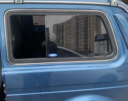 Синий ВАЗ 2121 Нива, объемом двигателя 1.6 л и пробегом 200 тыс. км за 3000 $, фото 4 на Automoto.ua