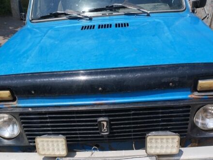 Синий ВАЗ 2121 Нива, объемом двигателя 1.6 л и пробегом 100 тыс. км за 1300 $, фото 1 на Automoto.ua