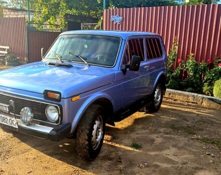 Синий ВАЗ 2121 Нива, объемом двигателя 1.6 л и пробегом 100 тыс. км за 2400 $, фото 1 на Automoto.ua