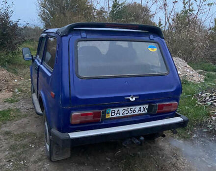 Синий ВАЗ 2121 Нива, объемом двигателя 1.6 л и пробегом 100 тыс. км за 1800 $, фото 1 на Automoto.ua