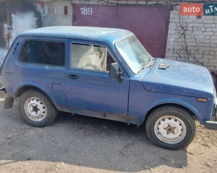Синий ВАЗ 2121 Нива, объемом двигателя 1.6 л и пробегом 200 тыс. км за 800 $, фото 1 на Automoto.ua