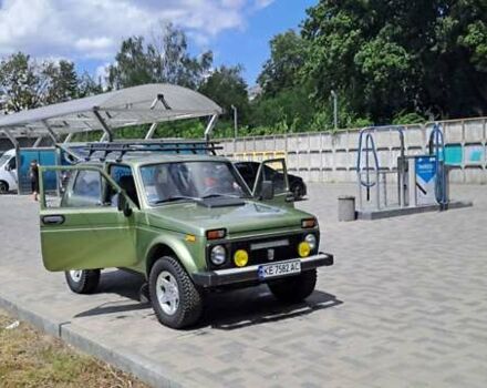 Зеленый ВАЗ 2121 Нива, объемом двигателя 1.6 л и пробегом 150 тыс. км за 3500 $, фото 12 на Automoto.ua