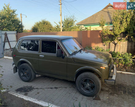Зеленый ВАЗ 2121 Нива, объемом двигателя 1.6 л и пробегом 85 тыс. км за 2600 $, фото 4 на Automoto.ua