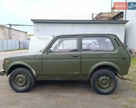Зеленый ВАЗ 2121 Нива, объемом двигателя 1.6 л и пробегом 312 тыс. км за 850 $, фото 6 на Automoto.ua