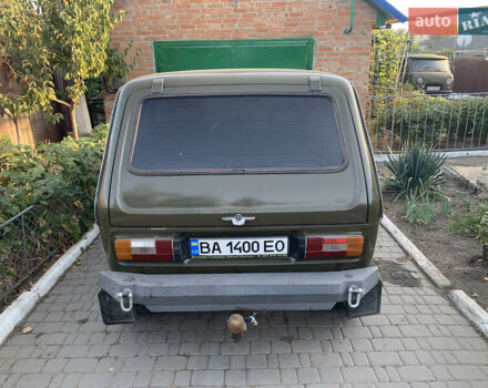 Зеленый ВАЗ 2121 Нива, объемом двигателя 1.6 л и пробегом 85 тыс. км за 2600 $, фото 6 на Automoto.ua