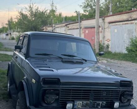 Зеленый ВАЗ 2121 Нива, объемом двигателя 1.6 л и пробегом 50 тыс. км за 4000 $, фото 3 на Automoto.ua