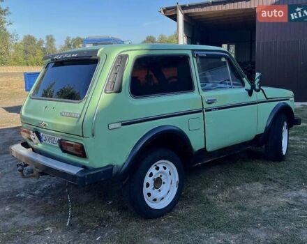 Зеленый ВАЗ 2121 Нива, объемом двигателя 1.6 л и пробегом 100 тыс. км за 1800 $, фото 2 на Automoto.ua