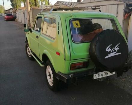 Зелений ВАЗ 2121 Нива, об'ємом двигуна 1.5 л та пробігом 200 тис. км за 2000 $, фото 1 на Automoto.ua