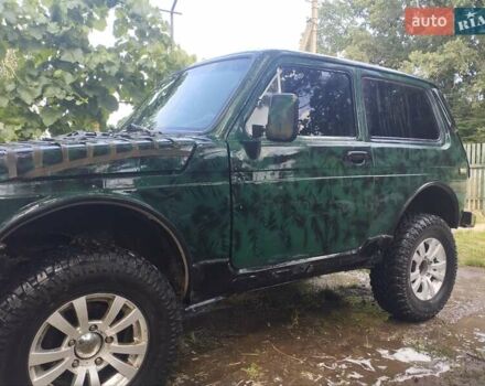Зеленый ВАЗ 2121 Нива, объемом двигателя 1.6 л и пробегом 200 тыс. км за 1750 $, фото 1 на Automoto.ua