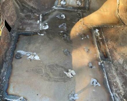 Зеленый ВАЗ 2121 Нива, объемом двигателя 1.6 л и пробегом 70 тыс. км за 1600 $, фото 10 на Automoto.ua