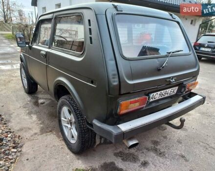 Зеленый ВАЗ 2121 Нива, объемом двигателя 1.6 л и пробегом 150 тыс. км за 2200 $, фото 10 на Automoto.ua