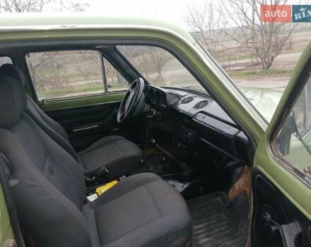 Зеленый ВАЗ 2121 Нива, объемом двигателя 1.6 л и пробегом 70 тыс. км за 1600 $, фото 5 на Automoto.ua