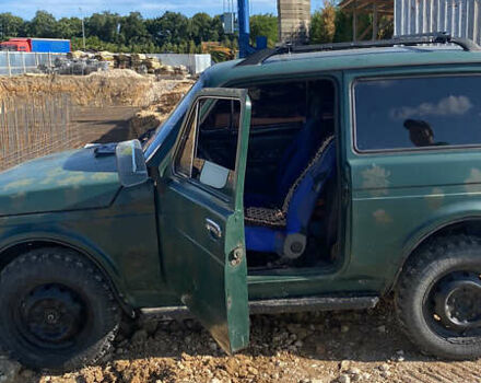 Зелений ВАЗ 2121 Нива, об'ємом двигуна 1.6 л та пробігом 120 тис. км за 2500 $, фото 2 на Automoto.ua