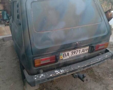 Зеленый ВАЗ 2121 Нива, объемом двигателя 2 л и пробегом 230 тыс. км за 2500 $, фото 1 на Automoto.ua