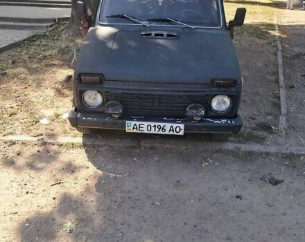 Зелений ВАЗ 2121 Нива, об'ємом двигуна 1.7 л та пробігом 250 тис. км за 1950 $, фото 4 на Automoto.ua