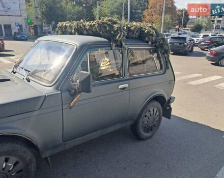 Зелений ВАЗ 2121 Нива, об'ємом двигуна 1.7 л та пробігом 250 тис. км за 1950 $, фото 8 на Automoto.ua