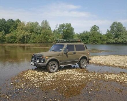 Зелений ВАЗ 2121 Нива, об'ємом двигуна 1.6 л та пробігом 200 тис. км за 2000 $, фото 1 на Automoto.ua