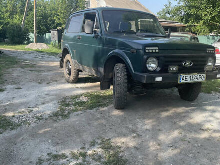 Зеленый ВАЗ 2121 Нива, объемом двигателя 1.6 л и пробегом 150 тыс. км за 2400 $, фото 1 на Automoto.ua