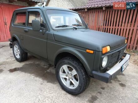 Зеленый ВАЗ 2121 Нива, объемом двигателя 1.6 л и пробегом 150 тыс. км за 2200 $, фото 1 на Automoto.ua