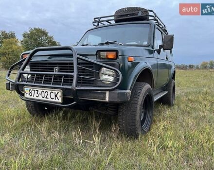 Зеленый ВАЗ 2121 Нива, объемом двигателя 1.6 л и пробегом 200 тыс. км за 2200 $, фото 1 на Automoto.ua