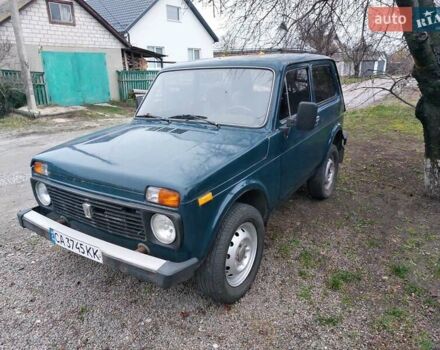 Зеленый ВАЗ 2121 Нива, объемом двигателя 1.57 л и пробегом 111 тыс. км за 2000 $, фото 1 на Automoto.ua