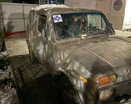 Зелений ВАЗ 2121 Нива, об'ємом двигуна 1.57 л та пробігом 300 тис. км за 846 $, фото 1 на Automoto.ua