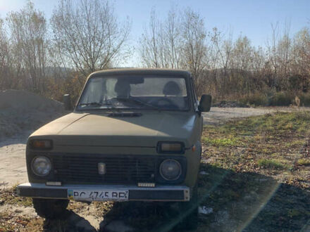 Зеленый ВАЗ 2121 Нива, объемом двигателя 1.69 л и пробегом 100 тыс. км за 1800 $, фото 1 на Automoto.ua