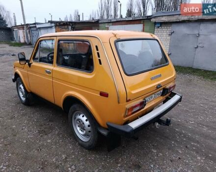 Оранжевый ВАЗ 2121 Нива, объемом двигателя 1.6 л и пробегом 72 тыс. км за 2950 $, фото 4 на Automoto.ua