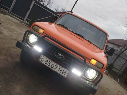 ВАЗ 2121 Нива 1988 у Летичеве на Automoto.ua Помаранчевий ВАЗ 2121 Нива, об'ємом двигуна 1.6 л та пробігом 222 тис. км за 1650 $, фото 1 на Automoto.ua