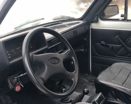 Белый ВАЗ 21213 Niva, объемом двигателя 1.7 л и пробегом 260 тыс. км за 1650 $, фото 5 на Automoto.ua