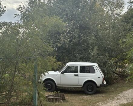 Білий ВАЗ 21213 Niva, об'ємом двигуна 1.7 л та пробігом 250 тис. км за 1450 $, фото 5 на Automoto.ua