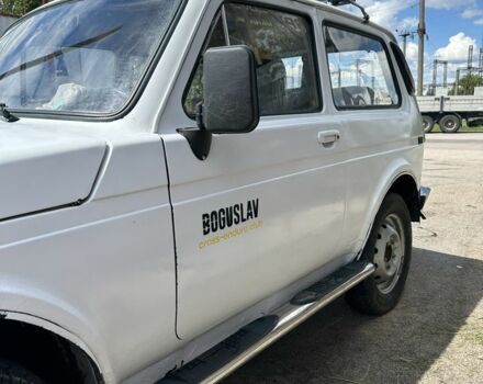 Белый ВАЗ 21213 Niva, объемом двигателя 1.7 л и пробегом 100 тыс. км за 1400 $, фото 2 на Automoto.ua