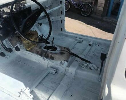 Белый ВАЗ 21213 Niva, объемом двигателя 1.6 л и пробегом 100 тыс. км за 3100 $, фото 11 на Automoto.ua