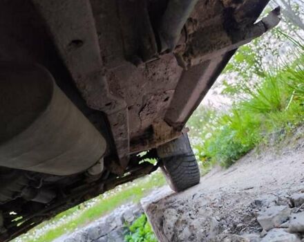 Білий ВАЗ 21213 Niva, об'ємом двигуна 1.58 л та пробігом 325 тис. км за 1800 $, фото 16 на Automoto.ua