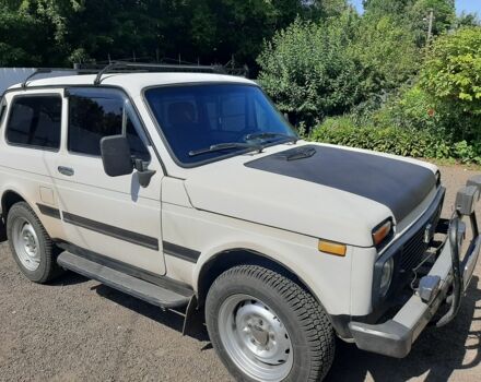 Белый ВАЗ 21213 Niva, объемом двигателя 1.7 л и пробегом 140 тыс. км за 3600 $, фото 2 на Automoto.ua