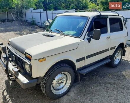 Белый ВАЗ 21213 Niva, объемом двигателя 1.7 л и пробегом 140 тыс. км за 3600 $, фото 2 на Automoto.ua