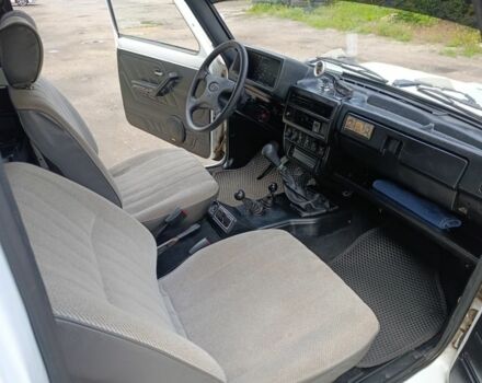 Білий ВАЗ 21213 Niva, об'ємом двигуна 1.6 л та пробігом 38 тис. км за 2896 $, фото 5 на Automoto.ua