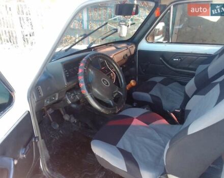 Белый ВАЗ 21213 Niva, объемом двигателя 1.7 л и пробегом 300 тыс. км за 1684 $, фото 1 на Automoto.ua