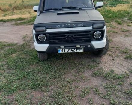 Білий ВАЗ 21213 Niva, об'ємом двигуна 1.7 л та пробігом 135 тис. км за 4000 $, фото 26 на Automoto.ua