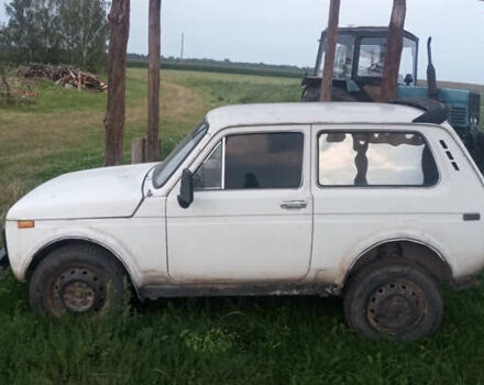 Білий ВАЗ 21213 Niva, об'ємом двигуна 1.7 л та пробігом 160 тис. км за 1800 $, фото 1 на Automoto.ua