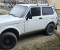 Білий ВАЗ 21213 Niva, об'ємом двигуна 1.7 л та пробігом 300 тис. км за 2100 $, фото 1 на Automoto.ua