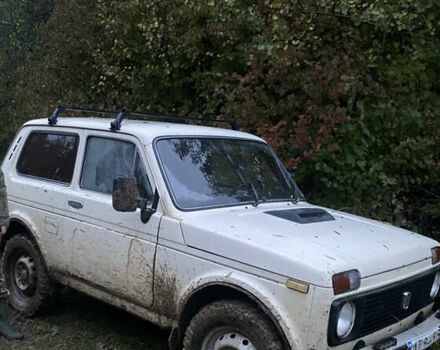 Белый ВАЗ 21213 Niva, объемом двигателя 1.7 л и пробегом 60 тыс. км за 2200 $, фото 2 на Automoto.ua