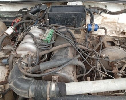 Білий ВАЗ 21213 Niva, об'ємом двигуна 2 л та пробігом 100 тис. км за 2400 $, фото 4 на Automoto.ua