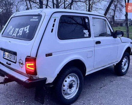 Білий ВАЗ 21213 Niva, об'ємом двигуна 1.7 л та пробігом 107 тис. км за 1800 $, фото 3 на Automoto.ua
