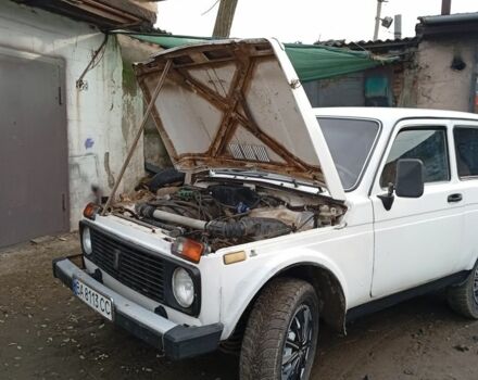 Білий ВАЗ 21213 Niva, об'ємом двигуна 2 л та пробігом 100 тис. км за 2400 $, фото 3 на Automoto.ua