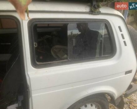Белый ВАЗ 21213 Niva, объемом двигателя 1.7 л и пробегом 125 тыс. км за 2900 $, фото 2 на Automoto.ua