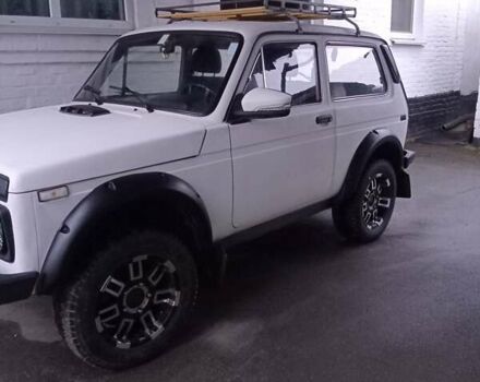 Белый ВАЗ 21213 Niva, объемом двигателя 1.6 л и пробегом 150 тыс. км за 3100 $, фото 2 на Automoto.ua
