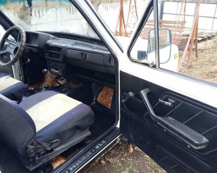 Белый ВАЗ 21213 Niva, объемом двигателя 1.6 л и пробегом 160 тыс. км за 1700 $, фото 12 на Automoto.ua