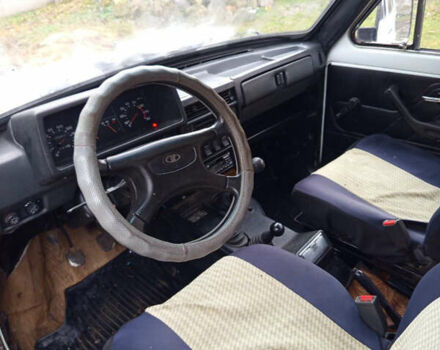 Белый ВАЗ 21213 Niva, объемом двигателя 1.6 л и пробегом 160 тыс. км за 1700 $, фото 9 на Automoto.ua